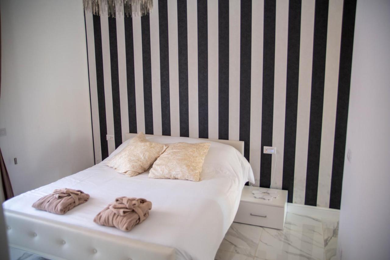 Flyhouse Fiumicino Bed & Breakfast エクステリア 写真